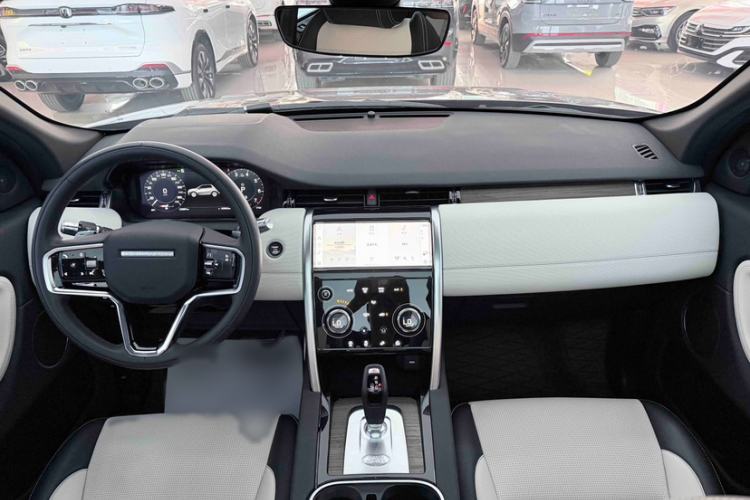 Used Land Rover Discovery Sport 2022 Revised Version 249 PS R-Dynamic S Performance Edition 5 Seats Interior 2