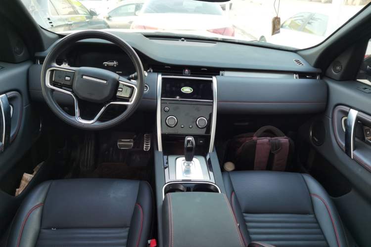 Used Land Rover Discovery Sport 2022 Revised Version 249 PS Metropolitan Edition Interior 2