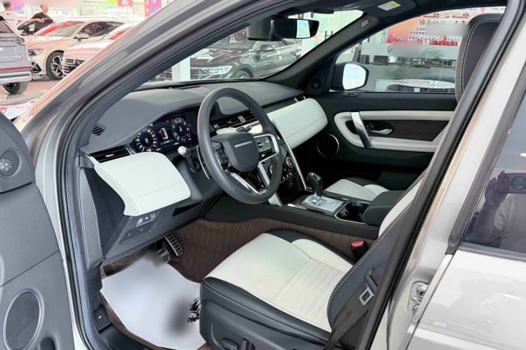 Used Land Rover Discovery Sport 2022 Revised Version 249 PS R-Dynamic S Performance Edition 5 Seats Interior 6
