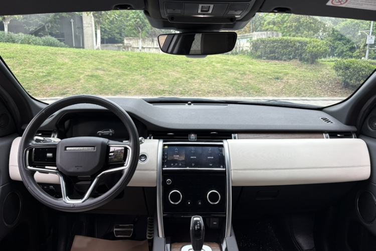 Used Land Rover Discovery Sport 2022 249 PS R-Dynamic S Performance Edition 5 Seats Interior 8