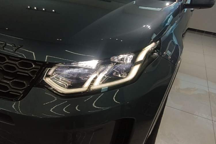 Used Land Rover Discovery Sport 2022 249 PS R-Dynamic S Performance Edition 5 Seats Left Front Headlight