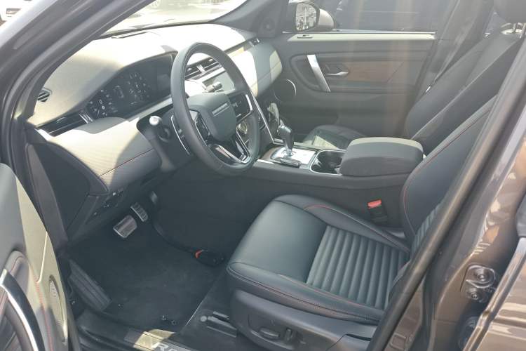 Used Land Rover Discovery Sport 2022 Revised Version 249 PS R-Dynamic S Performance Edition 5 Seats Left Front Seat