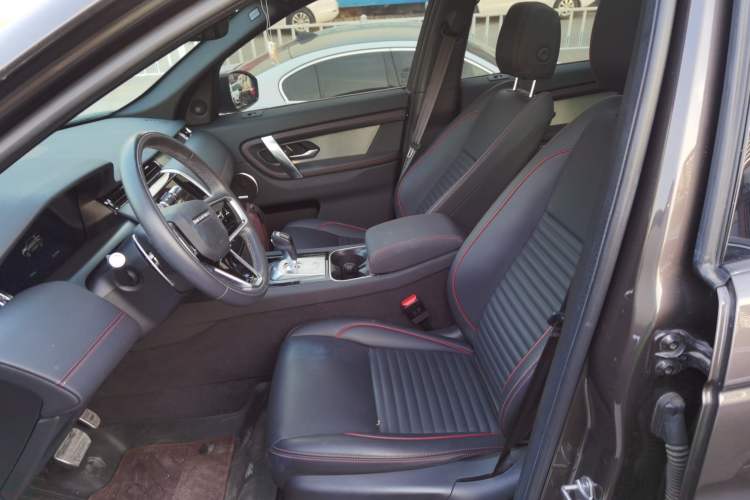 Used Land Rover Discovery Sport 2022 Revised Version 249 PS Metropolitan Edition Left Front Seat