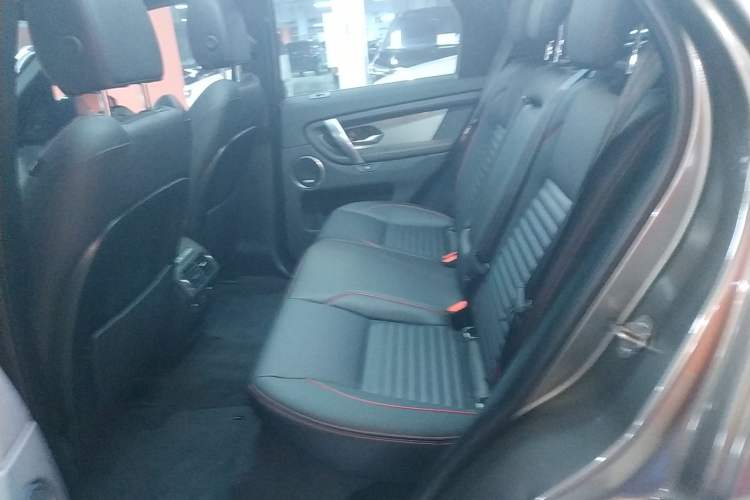 Used Land Rover Discovery Sport 2022 249 PS Metropolitan Edition 5 Seats Left Rear Seat