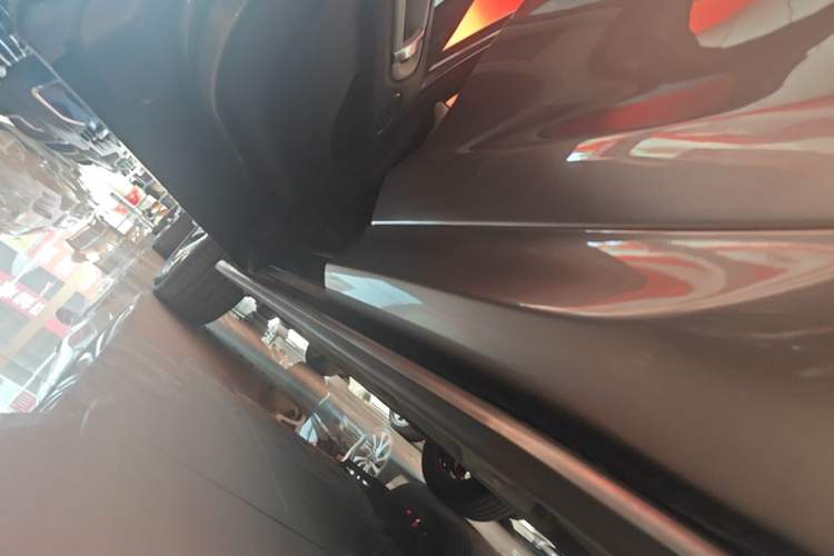 Used Land Rover Discovery Sport 2022 Revised Version 249 PS R-Dynamic S Performance Edition 5 Seats Left Side Sill