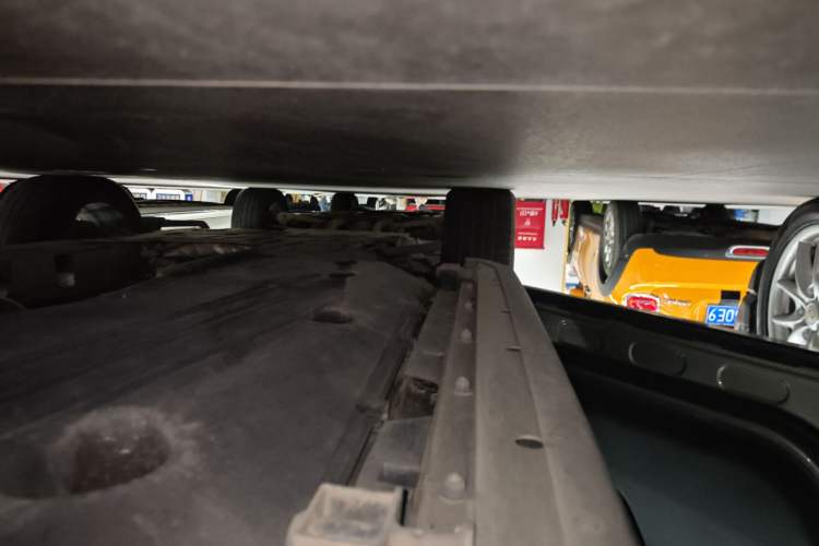 Used Land Rover Discovery Sport 2022 249 PS R-Dynamic SE Performance Tech Edition 5 Seats Left Side Sill