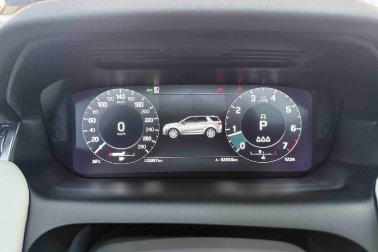 Used Land Rover Discovery Sport 2022 Revised Version 249 PS R-Dynamic S Performance Edition 5 Seats Odometer Close Up