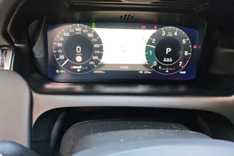 Used Land Rover Discovery Sport 2022 249 PS R-Dynamic S Performance Edition 5 Seats Odometer Close Up