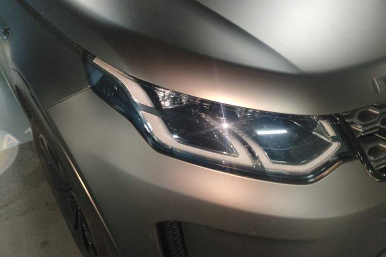 Used Land Rover Discovery Sport 2022 Revised Version 2 249 PS R-Dynamic SE Performance Tech Edition 5 Seats Right Front Headlight