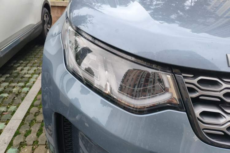 Used Land Rover Discovery Sport 2022 249 PS R-Dynamic S Performance Edition 5 Seats Right Front Headlight