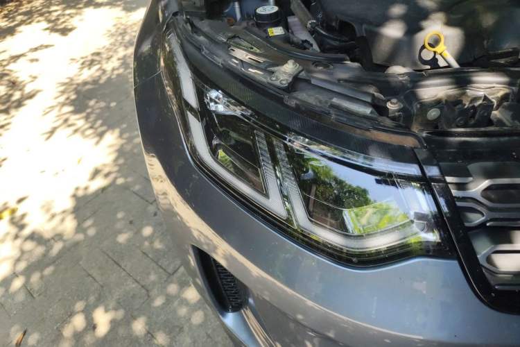 Used Land Rover Discovery Sport 2022 249 PS R-Dynamic S Performance Edition 5 Seats Right Front Headlight