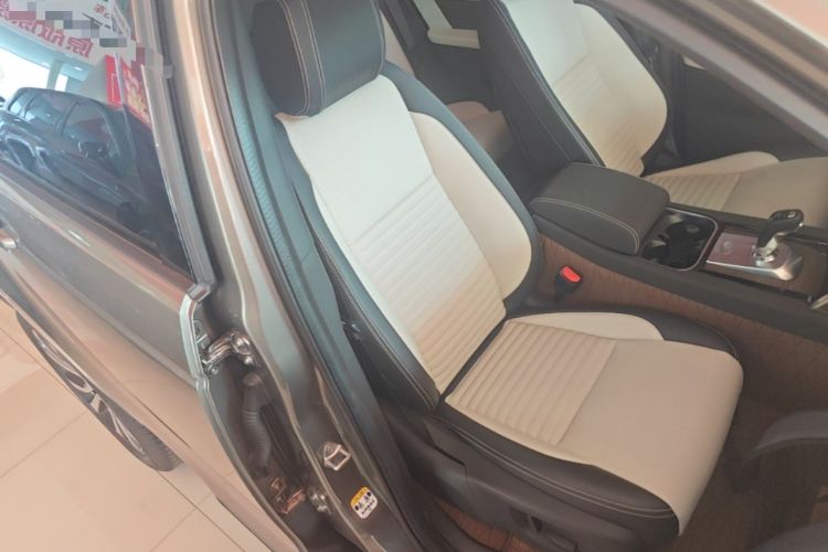 Used Land Rover Discovery Sport 2022 Revised Version 249 PS R-Dynamic S Performance Edition 5 Seats Right Front Seat