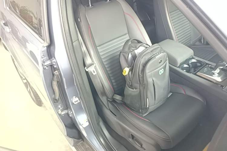 Used Land Rover Discovery Sport 2022 249 PS R-Dynamic S Performance Edition 5 Seats Right Front Seat