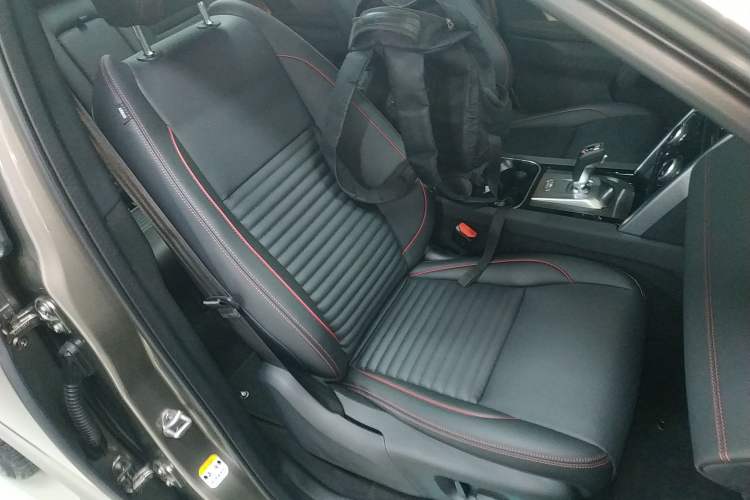 Used Land Rover Discovery Sport 2022 249 PS Metropolitan Edition 5 Seats Right Front Seat