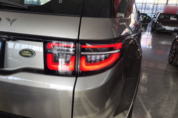 Used Land Rover Discovery Sport 2022 249 PS R-Dynamic SE Performance Tech Edition 5 Seats Right Rear Taillight