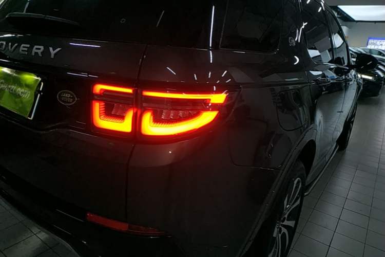 Used Land Rover Discovery Sport 2022 249 PS Metropolitan Edition 5 Seats Right Rear Taillight