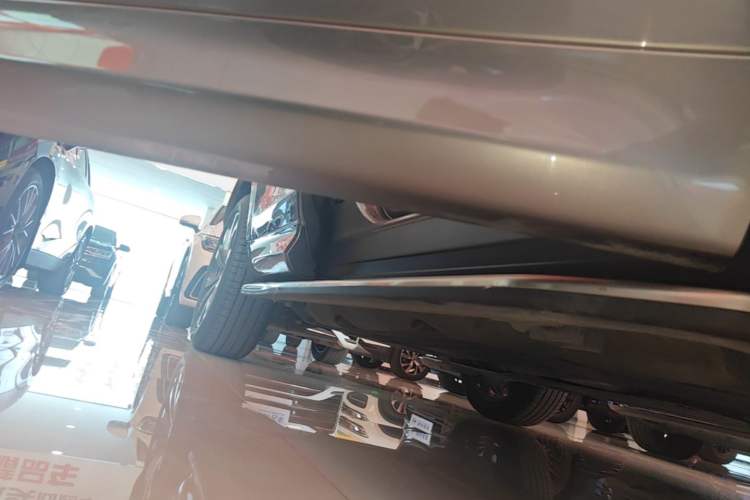 Used Land Rover Discovery Sport 2022 Revised Version 249 PS R-Dynamic S Performance Edition 5 Seats Right Side Sill