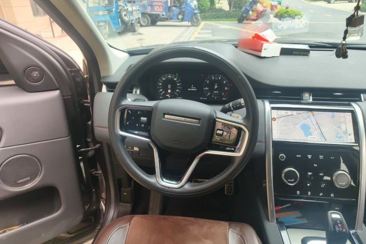 Used Land Rover Discovery Sport 2022 249 PS Metropolitan Edition 5 Seats Steering Wheel
