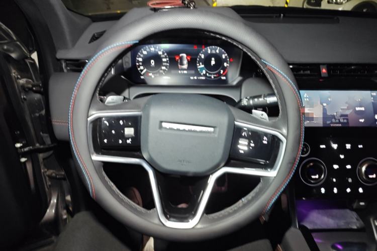 Used Land Rover Discovery Sport 2022 249 PS Metropolitan Edition 5 Seats Steering Wheel