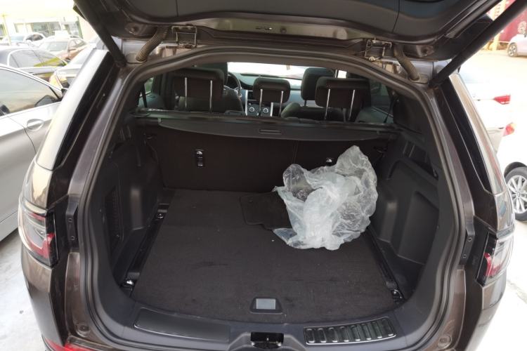 Used Land Rover Discovery Sport 2022 Revised Version 249 PS Metropolitan Edition Trunk
