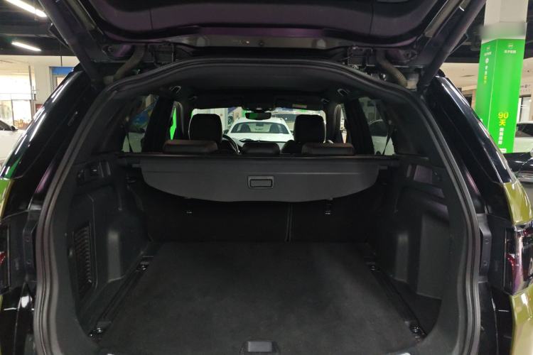Used Land Rover Discovery Sport 2022 249 PS R-Dynamic S Performance Edition 5 Seats Trunk