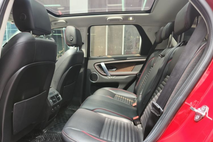 Used Land Rover Discovery Sport 2022 249 PS R-Dynamic SE Performance Tech Edition 5 Seats Interior 2
