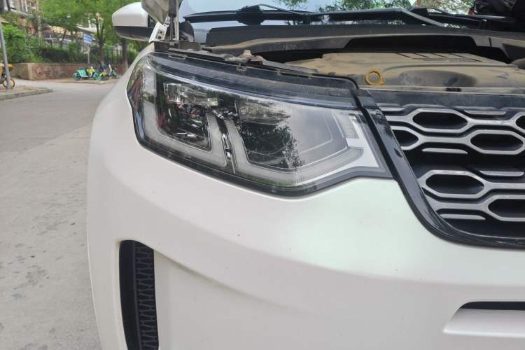 Used Land Rover Discovery Sport 2022 249 PS R-Dynamic S Performance Edition 5 Seats Right Front Headlight