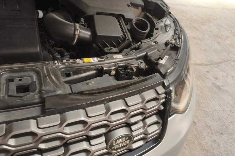 Used Land Rover Discovery Sport 2022 249 PS R-Dynamic S Performance Edition 5 Seats Engine Bay Left