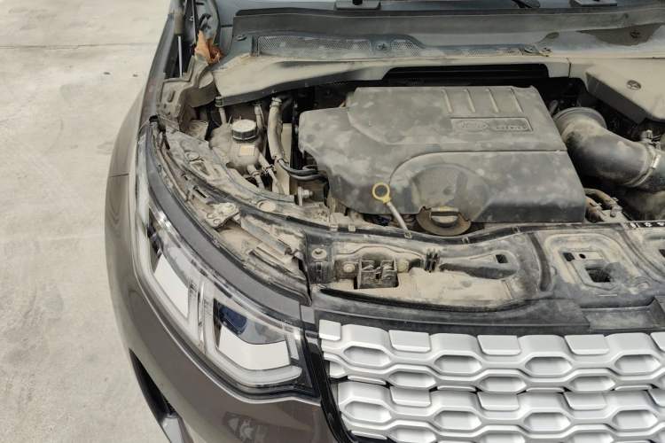 Used Land Rover Discovery Sport 2022 249 PS Metropolitan Edition 5 Seats Engine Bay Right