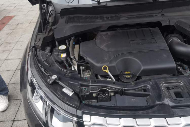 Used Land Rover Discovery Sport 2022 249 PS Metropolitan Edition 5 Seats Engine Bay Right