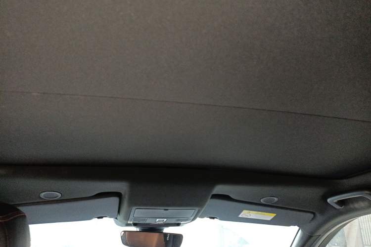 Used Land Rover Discovery Sport 2022 249 PS R-Dynamic S Performance Edition 5 Seats Headliner