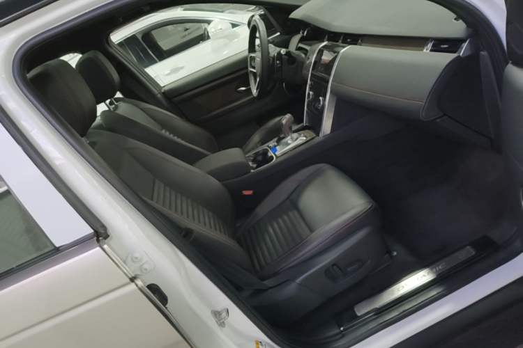 Used Land Rover Discovery Sport 2022 249 PS R-Dynamic S Performance Edition 5 Seats Right Front Seat