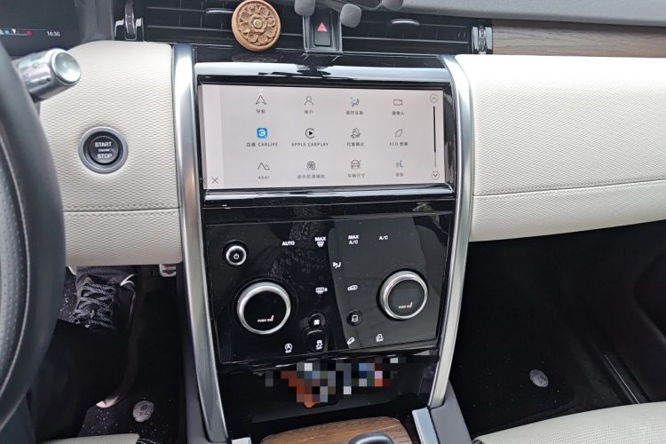 Used Land Rover Discovery Sport 2022 Revised Version 249 PS R-Dynamic S Performance Edition 5 Seats Audio And AC Panel