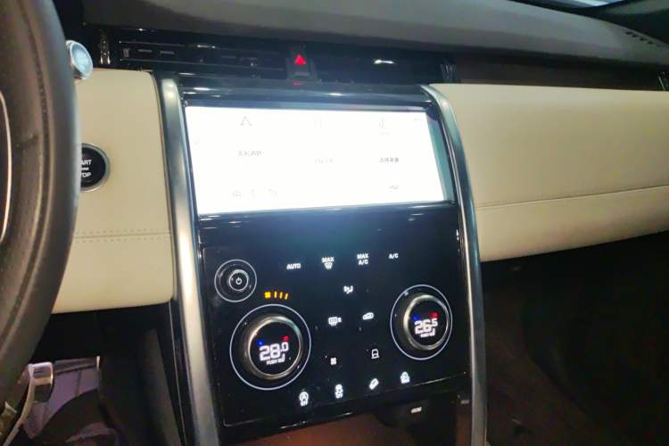 Used Land Rover Discovery Sport 2022 Revised Version 249 PS R-Dynamic S Performance Edition 5 Seats Audio And AC Panel