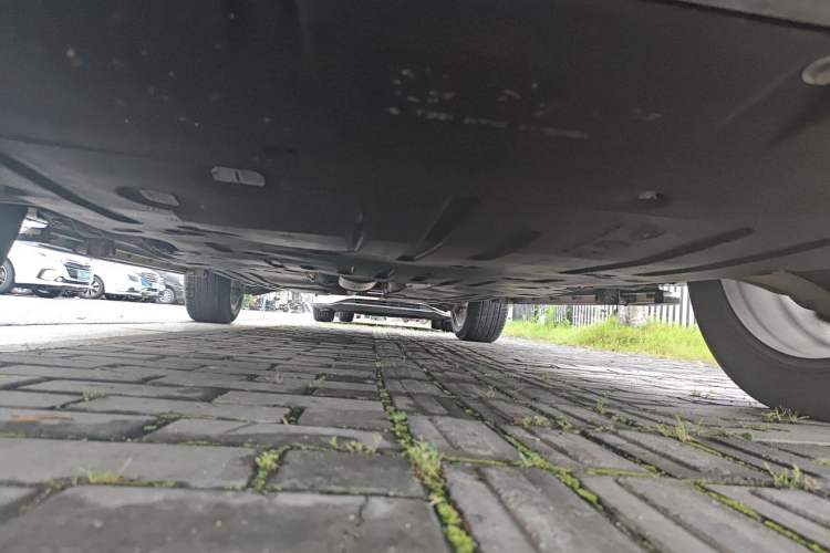 Used Land Rover Discovery Sport 2022 249 PS R-Dynamic S Performance Edition 5 Seats Chassis Front