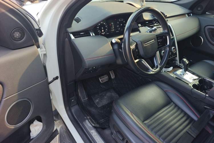 Used Land Rover Discovery Sport 2022 Revised Version 249 PS R-Dynamic S Performance Edition 5 Seats Driver Seat
