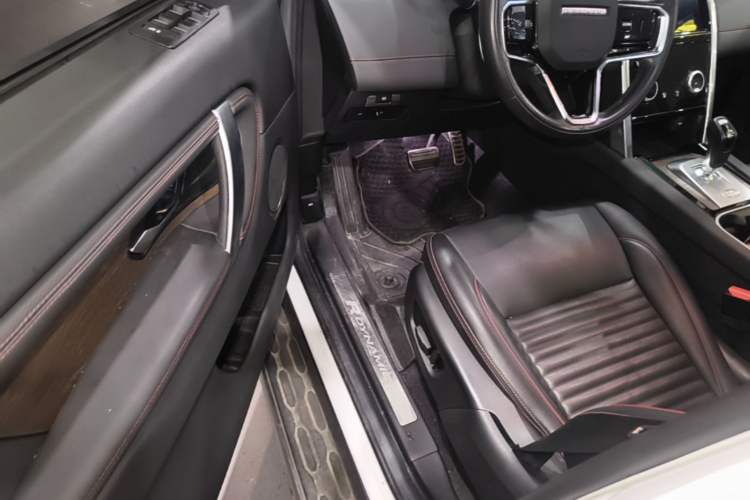 Used Land Rover Discovery Sport 2022 249 PS R-Dynamic S Performance Edition 5 Seats Driver Seat