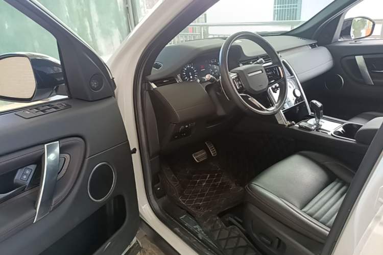 Used Land Rover Discovery Sport 2022 249 PS R-Dynamic S Performance Edition 5 Seats Driver Seat