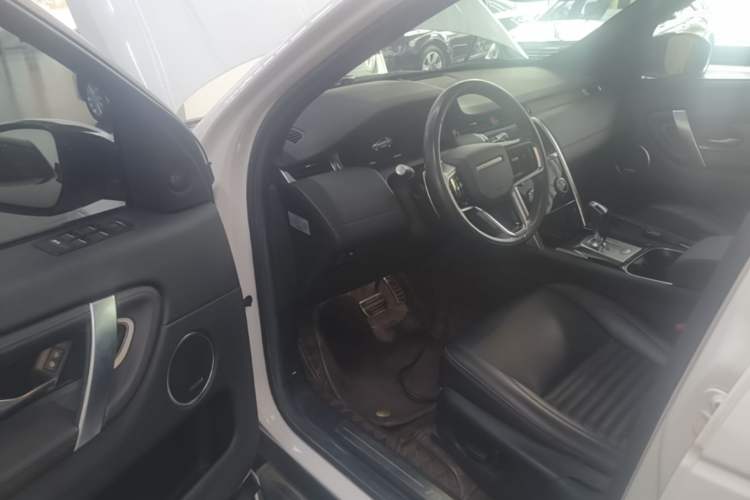 Used Land Rover Discovery Sport 2022 Revised Version 249 PS Metropolitan Edition Driver Seat