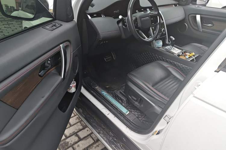 Used Land Rover Discovery Sport 2022 249 PS R-Dynamic S Performance Edition 5 Seats Driver Seat