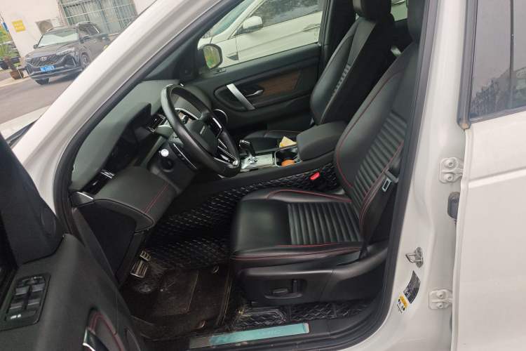 Used Land Rover Discovery Sport 2022 249 PS R-Dynamic S Performance Edition 5 Seats Driver Seat