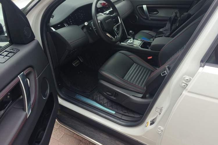 Used Land Rover Discovery Sport 2022 249 PS Metropolitan Edition 5 Seats Driver Seat