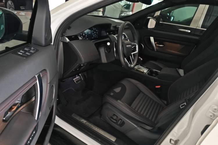 Used Land Rover Discovery Sport 2022 Restyled 249 PS R-Dynamic SE Performance Tech Edition 5 Seats Driver Seat