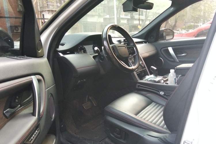 Used Land Rover Discovery Sport 2022 249 PS R-Dynamic SE Performance Tech Edition 5 Seats Driver Seat
