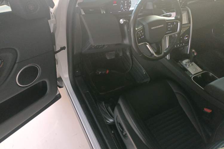 Used Land Rover Discovery Sport 2022 200 PS Family Edition 5 Seats Driver Seat