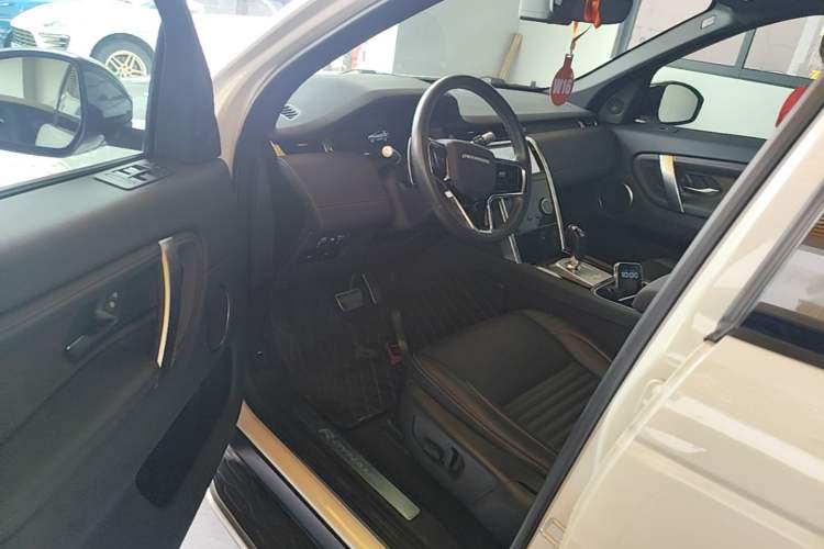 Used Land Rover Discovery Sport 2022 249 PS R-Dynamic S Performance Edition 5 Seats Driver Seat
