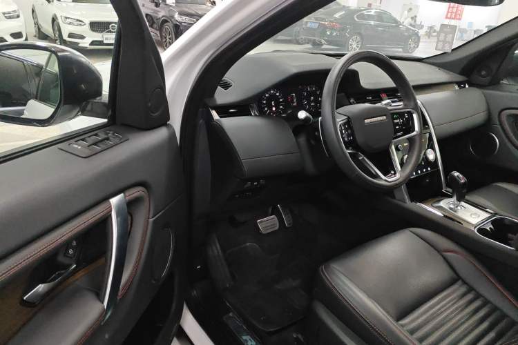 Used Land Rover Discovery Sport 2022 Revised Version 249 PS R-Dynamic S Performance Edition 5 Seats Driver Seat