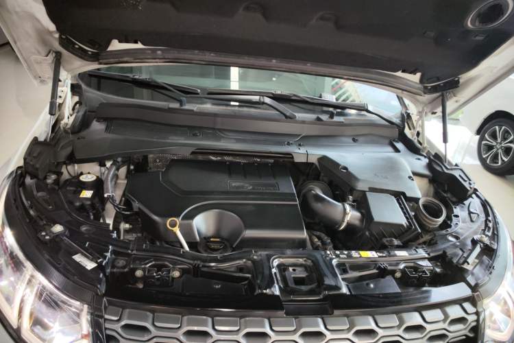 Used Land Rover Discovery Sport 2022 249 PS R-Dynamic S Performance Edition 5 Seats Engine Bay
