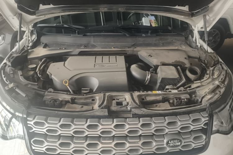 Used Land Rover Discovery Sport 2022 Revised Version 249 PS Metropolitan Edition Engine Bay