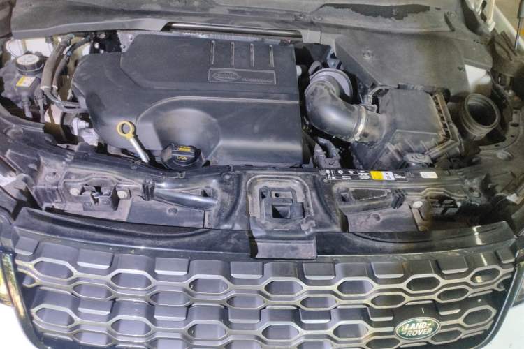 Used Land Rover Discovery Sport 2022 Revised Version 249 PS R-Dynamic S Performance Edition 5 Seats Engine Bay